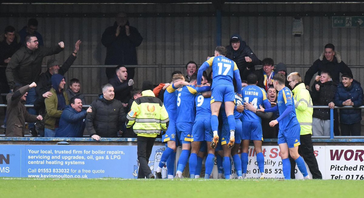 officialKLtown's tweet image. Matchday Lynn fans as we take on @TheDabbers at The Walks as we look to make it 2 from 2 home games this afternoon 

🎟 £10 Adults &amp;amp; Concessions £1 Kids, Tickets can be bought on the gate. 

We hope to see you there, bars open early again. 

#WeAreLynn