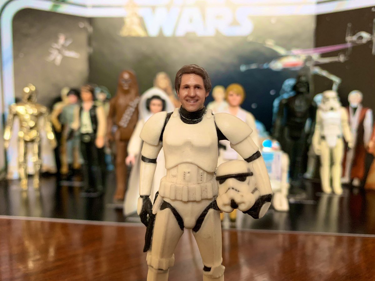 They were my labours of love, years in the making. Tonight our #StarWars docs return to UK TV &amp; on demand. Critics were kind and the fans ❤️ them. Forever grateful

The Galaxy Britain Built 

bbc.co.uk/programmes/m00…

Toy Empire

bbc.co.uk/programmes/m00…

May the Force be with you