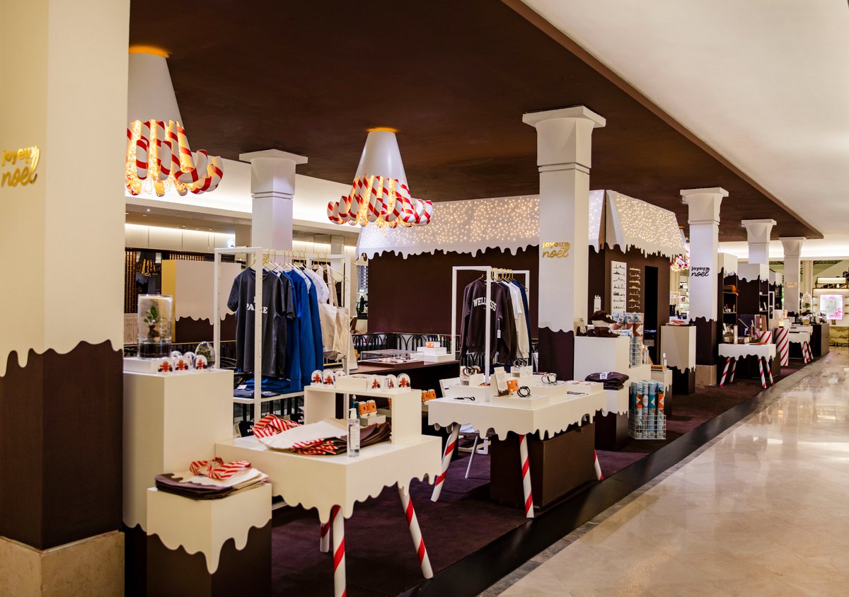 Nocturne de Noël au Bon Marché Rive Gauche ✨  
Le magasin sera ouvert jusqu'à 21h ce samedi 18 décembre