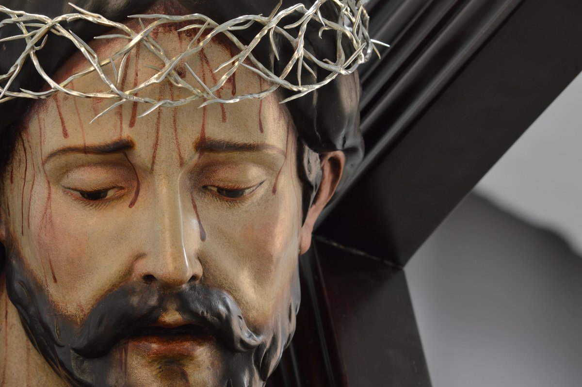 esperanzafdezc's tweet photo. Con el regreso a su templo de Nuestro Padre Jesús Nazareno, de @NazarenoViso, concluye para mí un nuevo trabajo de #restauración que he tenido el privilegio de realizar. 

Meses intensos de dedicación en mi taller que dan sus frutos devolviendo a la Imagen su esplendor original. https://t.co/HSoXa7PVOe