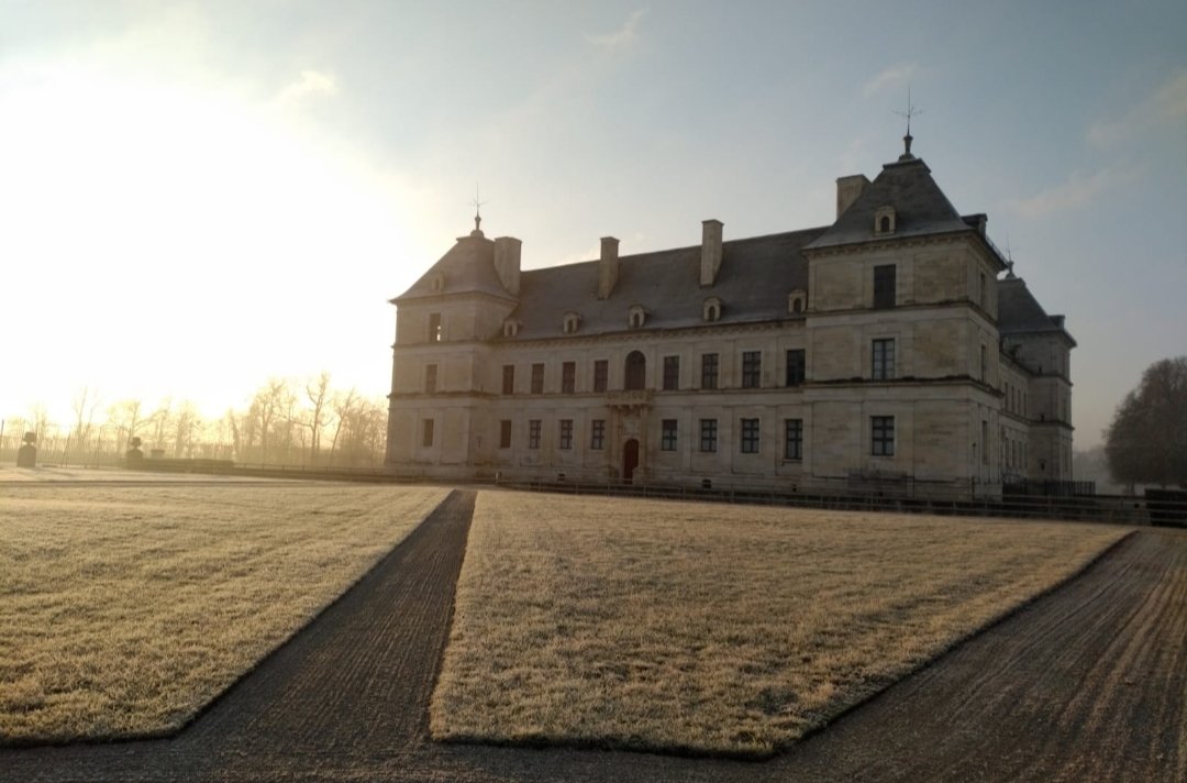 Tout dernier week end d'ouverture !.. 📷

Derniers jours également pour l'#exposition Ancy Héroïc ! 🧝‍♂️😉

#hiver #winter #frozen #froid #gel #cold #chateau #castle #lastdays #weekend #holidays #exhibition