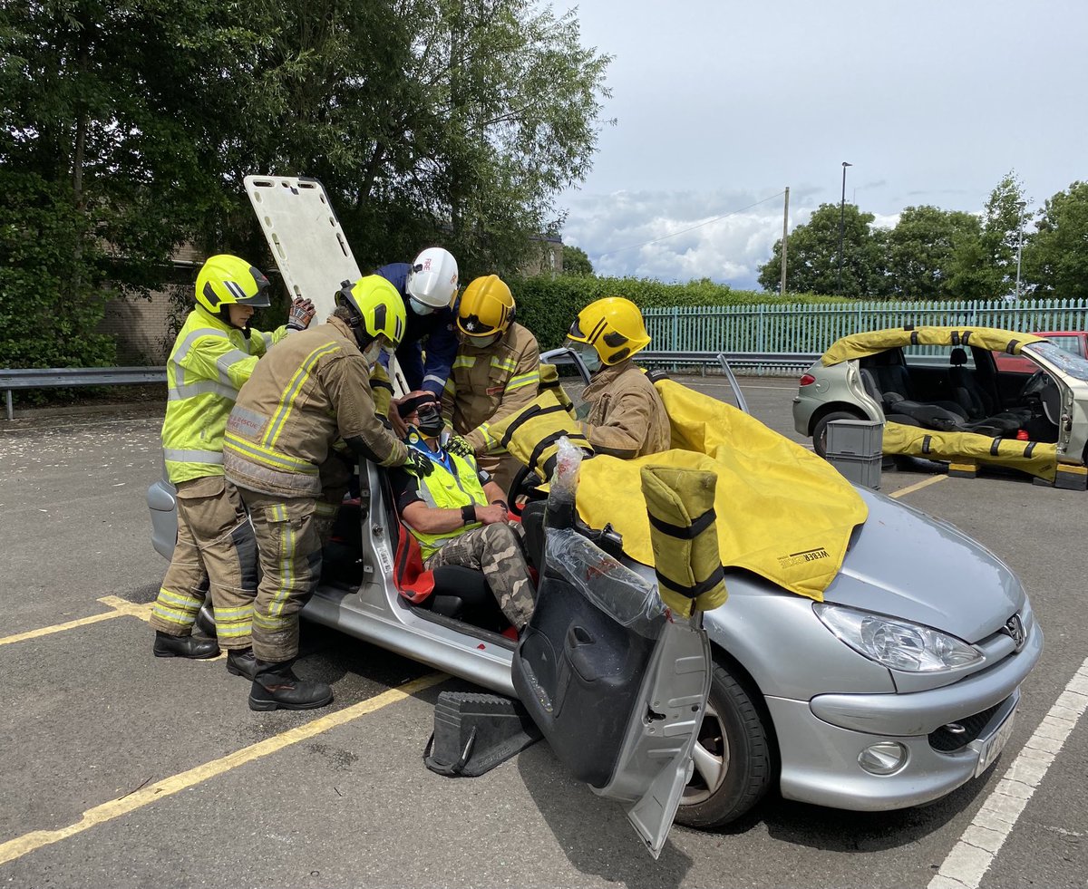 We have an incredible opportunity to shape future practice in extrication through an upcoming Delphi study. 

There are a few stipulations, but get in touch if you are a:

- road paramedic 
- with &gt;5 yrs experience 
- member of the CoP

Further info here: 
collegeofparamedics.co.uk/COP/_College_o…