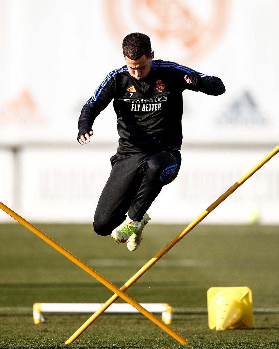 realmadrid's tweet photo. 🆙 https://t.co/kpZG9LIoWz