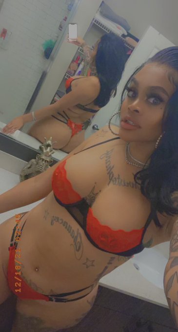 Santa&rsquo;s little helper🎁 https://t.co/CEOx9MMY0u