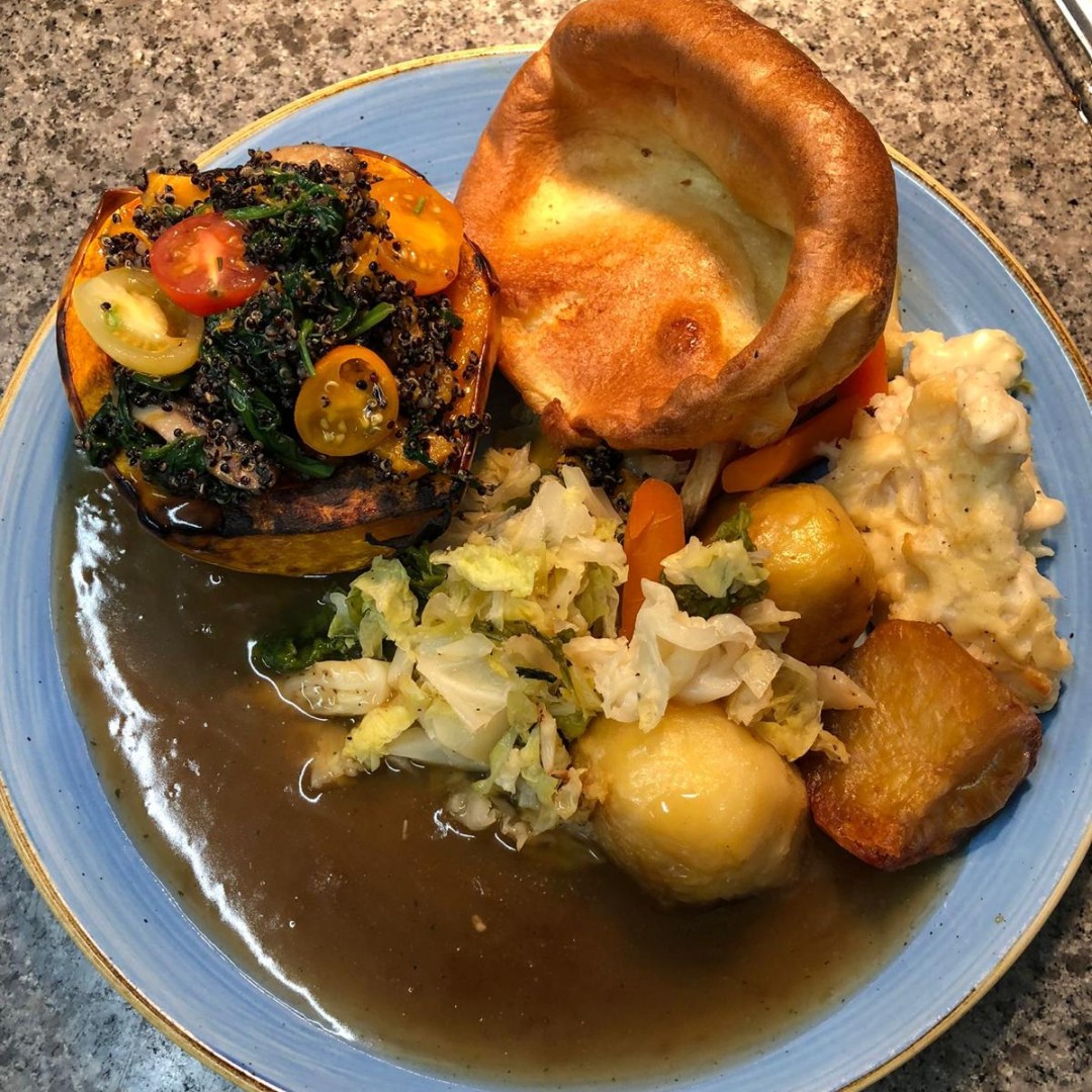 If you can't wait until #Christmasday for your #Christmasdinner, Our #Christmasmenu is available until the 23rd of December, or enjoy our set value #Sundayroast. Get a roast of your choice and a delicious dessert for just £17.50. Book here: bit.ly/3Gm94I4