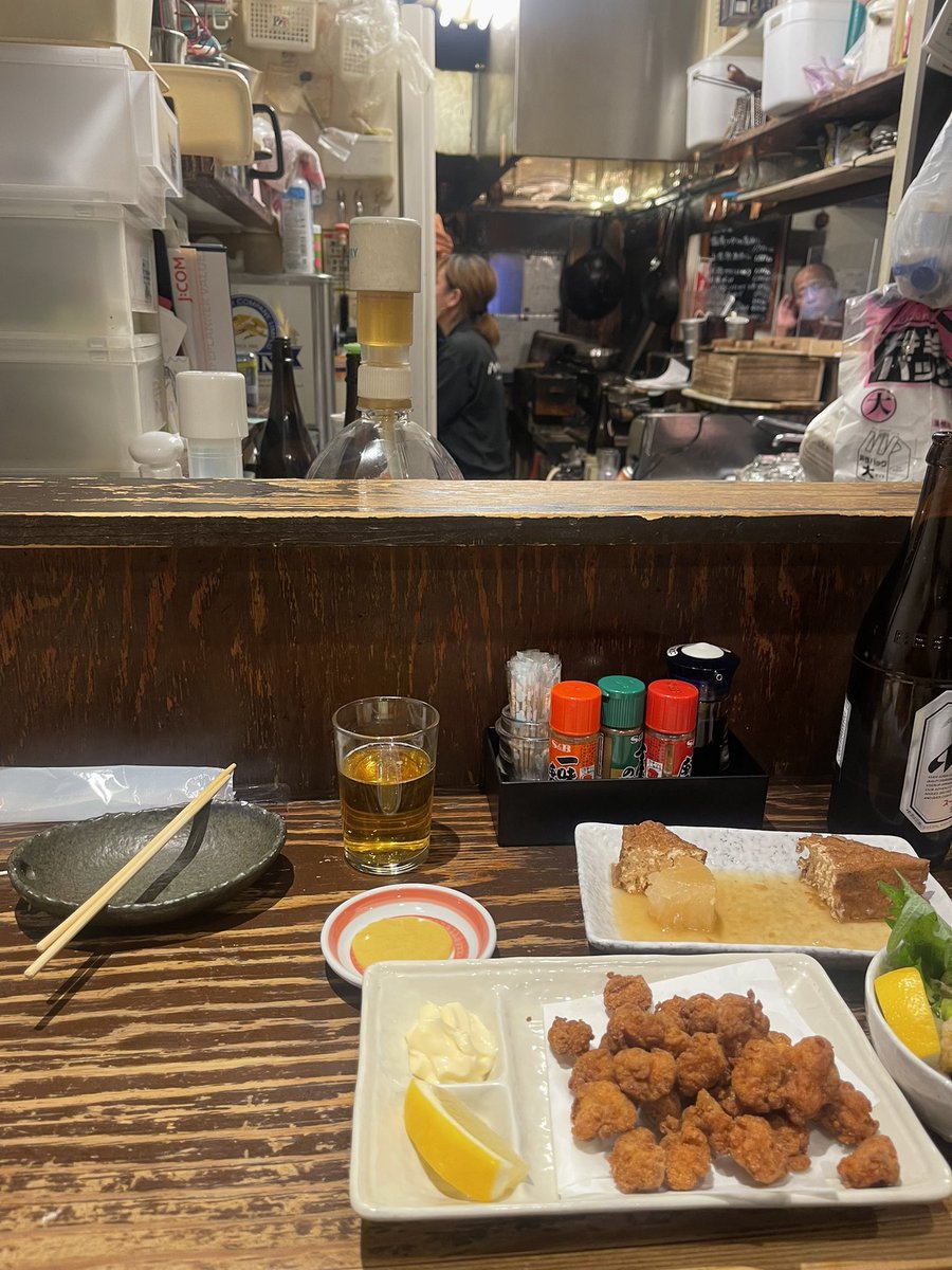 Zsyz9's tweet photo. 何年ぶりって程のけんけんさん。
大学の時はクソ行っとったなあー
ここの焼鳥はやっぱ1番
これからも通わせていただきます！ https://t.co/Y8aeQleLlh