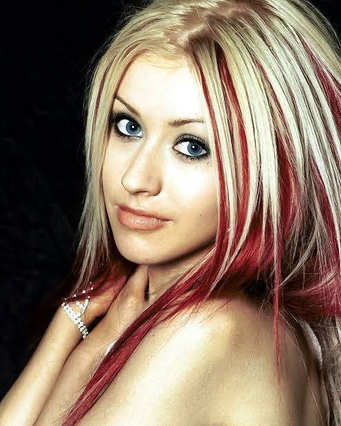Happy birthday to Christina Aguilera (December 18, 1980) 