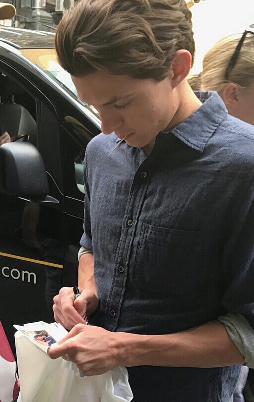 톰홀랜드 레전드 폰카
가아닐수도
감히내가놓친게있을수도
내가또잘못을
내가