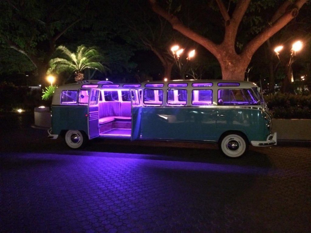 kukutz's tweet photo. Сегодня я внезапно подумал, что Volkswagen T1 непременно должен существовать в виде лимузина. Штош https://t.co/VCgnxw54v5