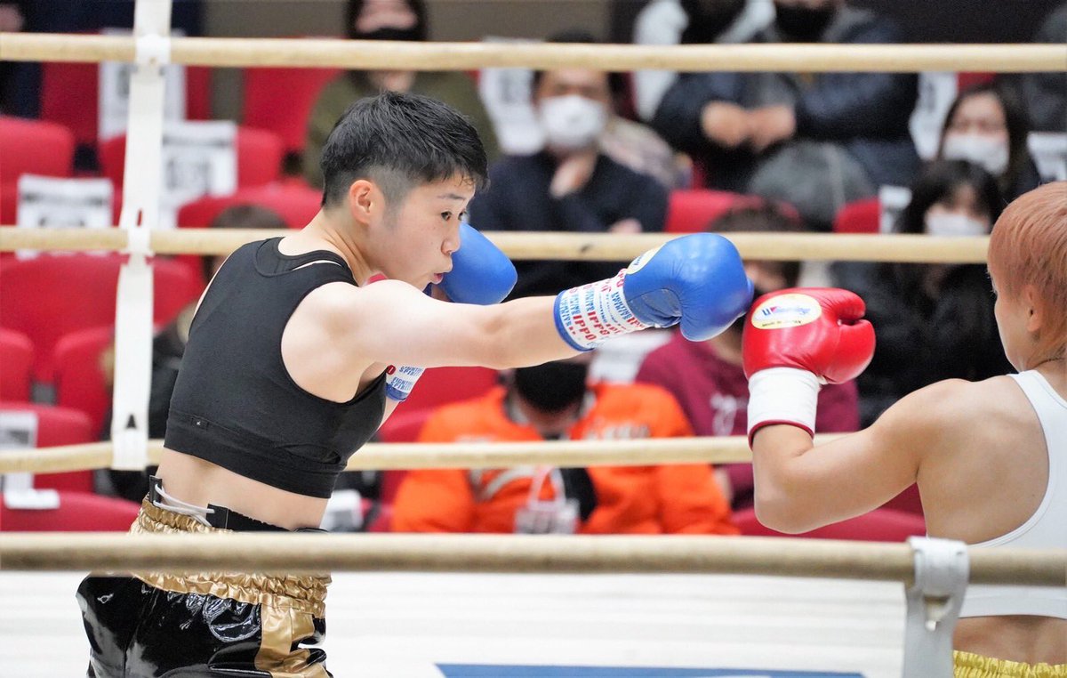 sumire_boxing's tweet photo. 今日は2ー1の判定で
なんとか試合勝つ事が出来ました！

まずこの試合を組んで下さった
山下会長初めジムのト���ーナーの方
スタッフの方々ありがとう
ございました🙇‍♂️

会場まで来て下さった方々
���援してくださった方々
本当にありがとうございました！ https://t.co/2FjNBuERZS
