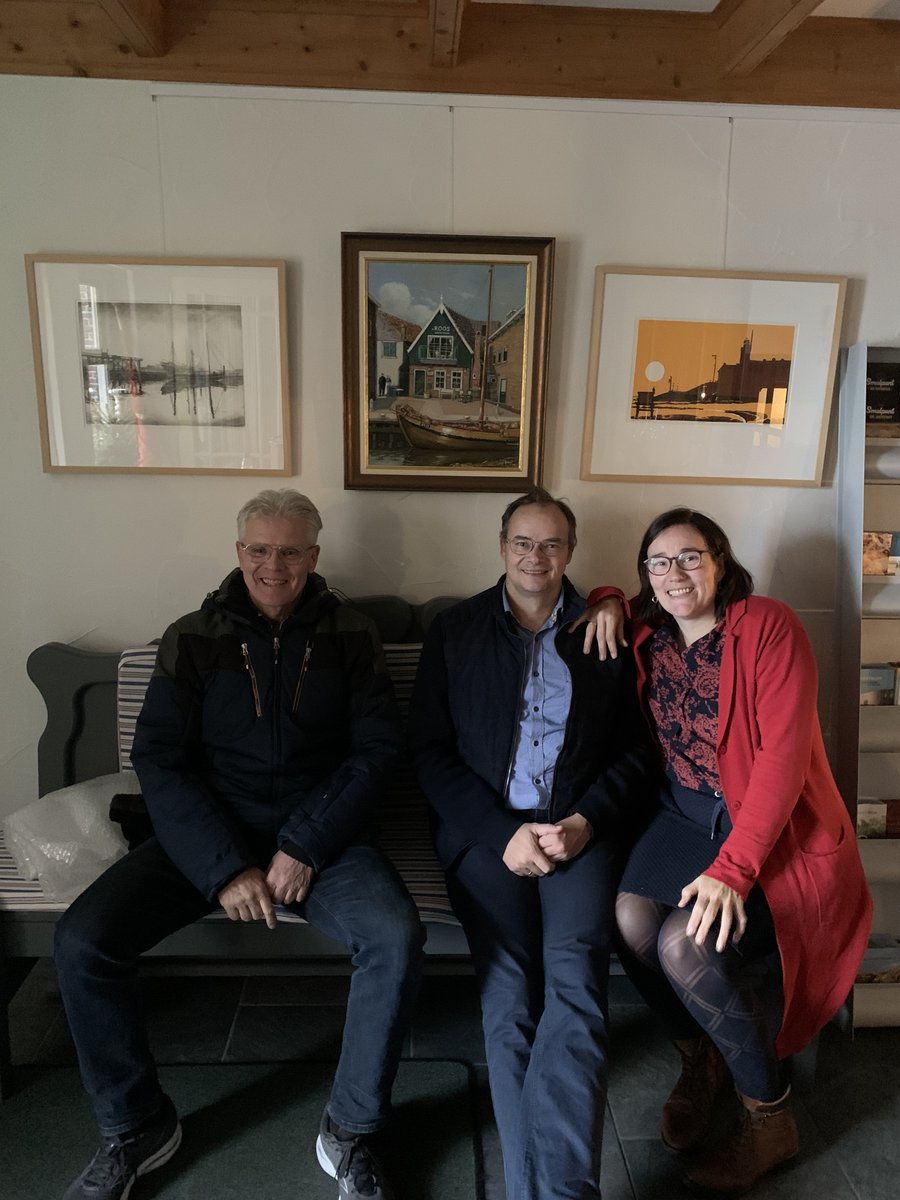 DeRoos20's tweet photo. Bed en Breakfast De Roos bestaat vijf jaar.  
Actie: Retweet a.u.b. dit bericht. De winnaar krijgt een gratis overnachting die wij 6 januari 2022 bekend maken. Ter gelegenheid van ons #lustrum een schilderij laten maken door kunstschilder Roel Koelewijn.
https://t.co/tgyQc725mC https://t.co/59Vi5ZRTro