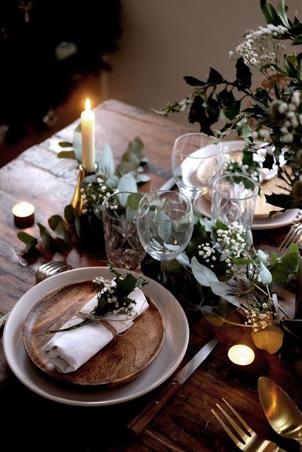 MicasaesFeng's tweet photo. La mesa de #Nochebuena de este año tiene una simbología muy especial. La decoración en base a colores y elementos del #FengShui y el ritual convertirán una noche mágica. Todo aquí ▶️ https://t.co/jrX3zeJ5XZ #Micasaesfeng🏡 https://t.co/9O4PpuhA8h