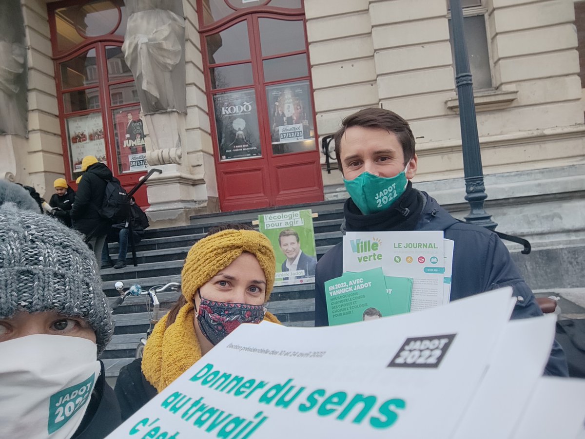 steph_bocquet's tweet photo. #LeBonAccueil à #Sebasto #Lille pour @lilleverte @EcoloNord et @yjadot #Jadot2022
Avec @Mimichkatoutsa et @JeremyWilliez https://t.co/q9IsGWdWOq