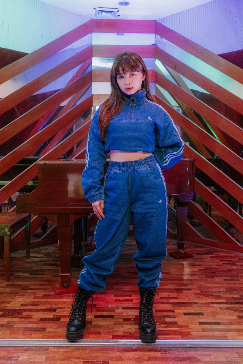 official_litz's tweet photo. LITZ Bianca
for our #LITZPreHolidays on @kumuPH
  
Watch us here: https://t.co/K68SCW0yGd https://t.co/ZYdOw1Py6G