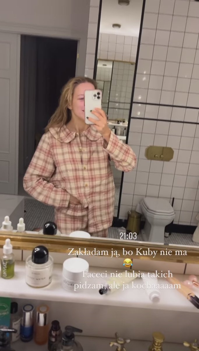 autodestrukkcja's tweet photo. a ok zapamietam zeby zakladac wygodne pizamki tylko po kryjomu, bo przy facecie lepiej nie, on ich nie lubi:/ https://t.co/Wfw3yxuk14