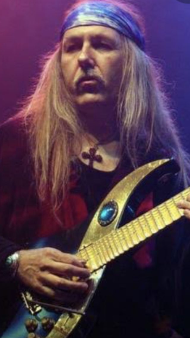 Happy birthday to a very gifted musician and guitarist, someone we ve always looked up to, Uli Jon Roth. !!! 