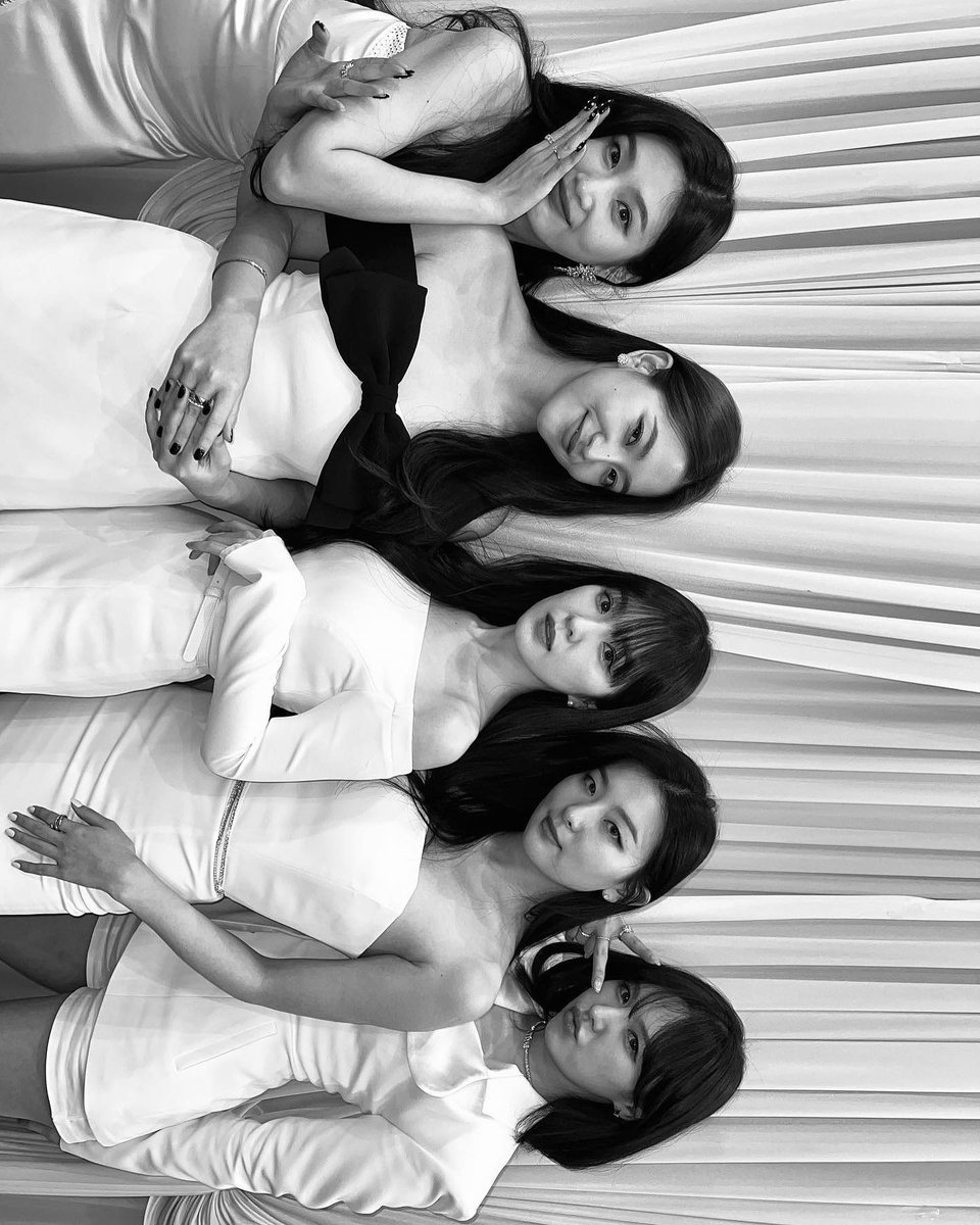 PARTSOOYOUNG's tweet photo. ⠀⠀⠀
⠀⠀⠀
I was happy to be performing as Red Velvet after a long time. 🤍 
Did you enjoy watching, Luvies? 😁😁 Thank you and I love you always. 😚😚
⠀⠀⠀
⠀⠀⠀ https://t.co/1ib5jUto8t