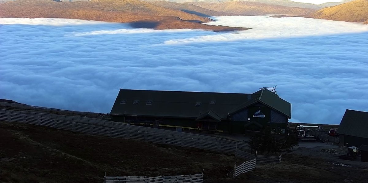 webcamsmap's tweet photo. Yesterdays temperature inversion has resulted in a spectacular "sea of clouds" around @TheNevisRange Below the clouds there is currently dense fog while above it is a beautiful morning View it now https://t.co/uyqtT03zaR https://t.co/39N0J4hggc