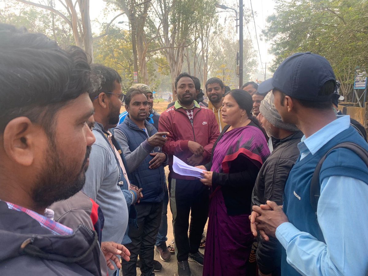 DipikaPS's tweet photo. ग्रामीण विकास मंत्री श्री @Alamgircongress से भेंटकर जे टेट पास अभ्यर्थियों पर सहानुभूति पूर्वक विचार करने का आग्रह किया है।शिक्षक नियुक्ति प्रक्रिया नहीं होने के कारण सभी अभ्यर्थियों की उम्र सीमा खत्म हो रही है। अनुरोध अभ्यर्थियो के विषय को संज्ञान में लेकर समाधान निकाला जाए। https://t.co/BlaPQgssNx