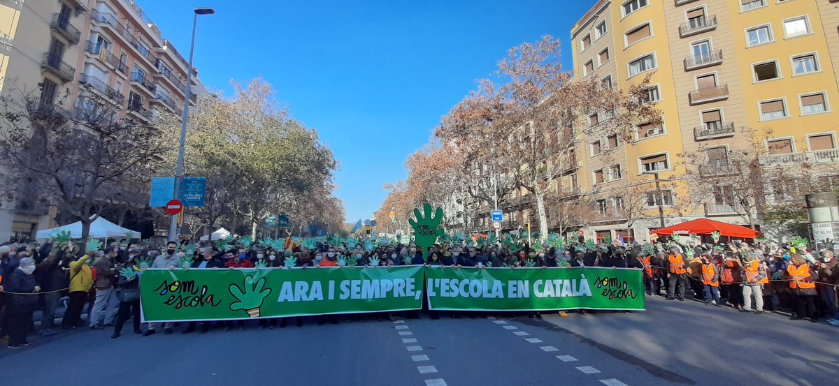✊ Arrenca la manifestació a la plaça de Tetuan de #Barcelona. La marxa arribarà a l'Arc de Triomf, on començarà l'acte reivindicatiu.

💚 Ara i sempre, l'escola en català!