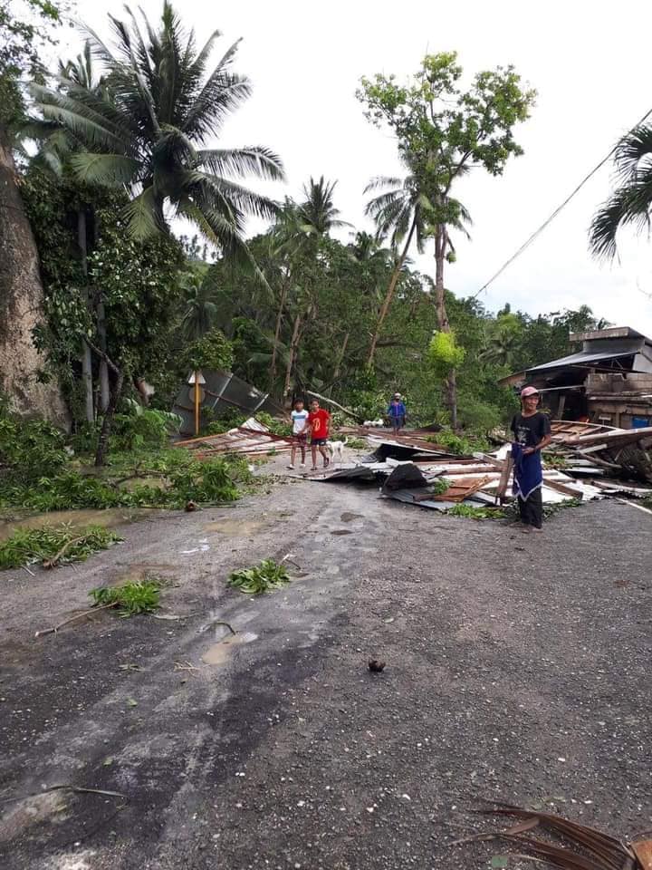SugboPH's tweet photo. 📍 Ginatilan to Malabuyoc (Not passable going to Ginatilan, Samboan and vice versa)

📸 Tej Chiong
#OdettePH #OdetteUpdate #SugboPH https://t.co/RdIqean9SS