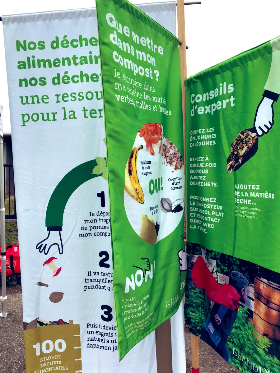 ChBo69's tweet photo. [ #objectifzerodechet ] 

Distribution des composteurs offerts par la @grandlyon @brunobernard_fr 

« Donner un futur à nos épluchures Compostons 
🍐🍎🍌🍉🍇🍓🍒🥕🌽🥬🧅🥔 https://t.co/IAZgxaru4x