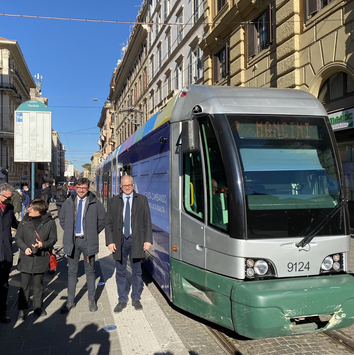 gualtierieurope's tweet image. Oggi riparte il #tram2 dopo oltre un anno di interruzione. Restituiamo alle romane a ai romani un importante collegamento su rotaia della nostra città. Ringrazio #Atac per aver contribuito ad anticipare la conclusione dei lavori.