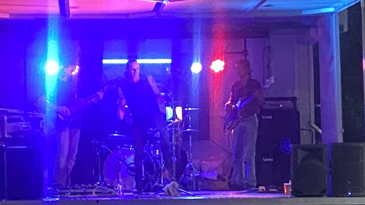 Some fun at the George iv inn at the southern end of Picton. <a href="/RealMarkLatham/">Real Mark Latham</a> enjoy the rest of the year.