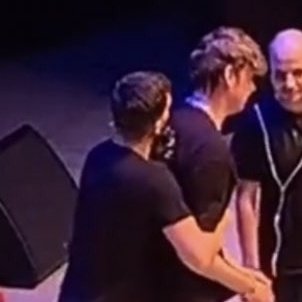 paradnayaa's tweet image. 7 см обычного           7 см Арсения
человека                        Попова