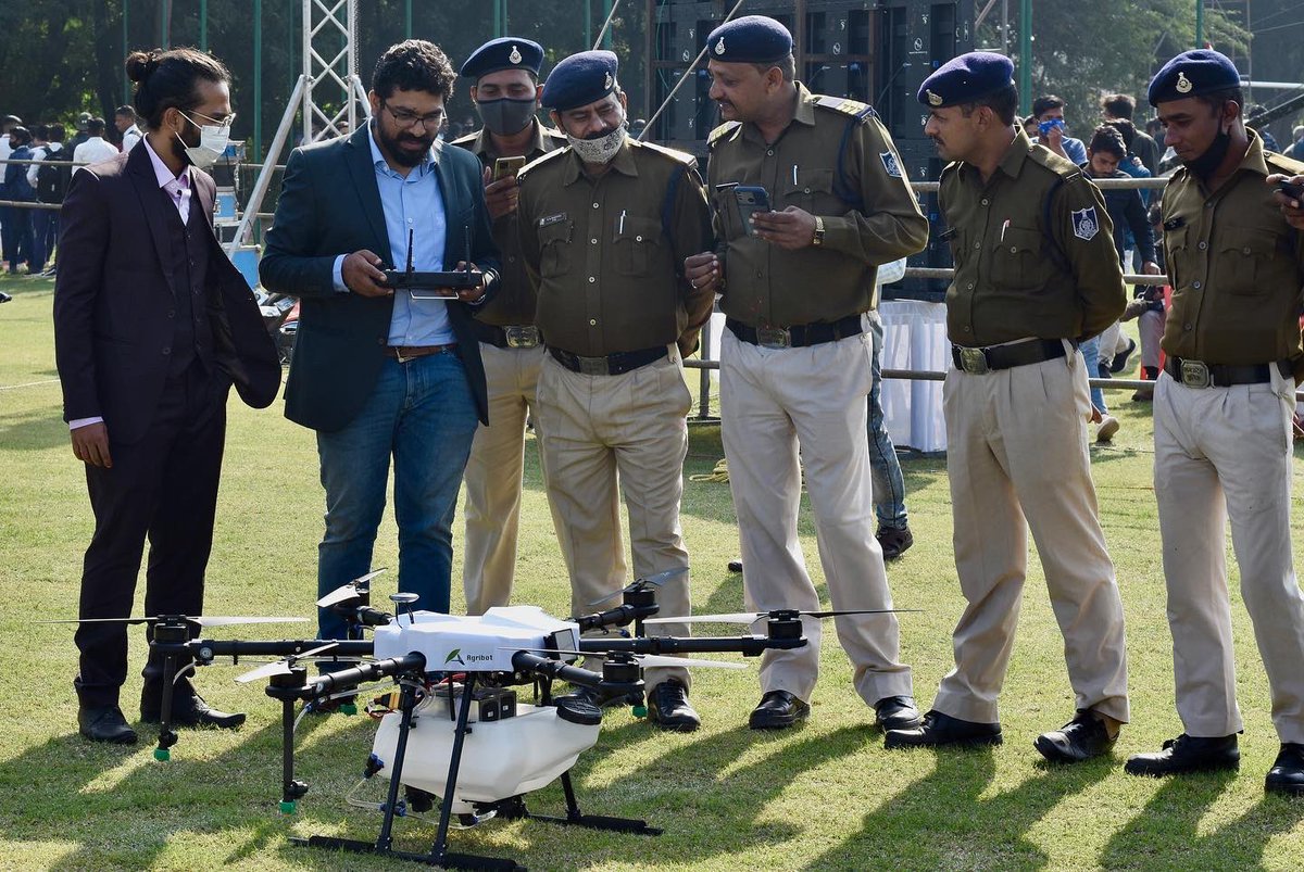 Skylanepvtltd's tweet photo. Elated to share a glimpse of the Drone Fair, organized by the Federation of Indian Chambers of Commerce &amp; Industry (FICCI) at Madhav Institute of Technology and Science (MITS) on 11th December. https://t.co/1UH5tmeFek