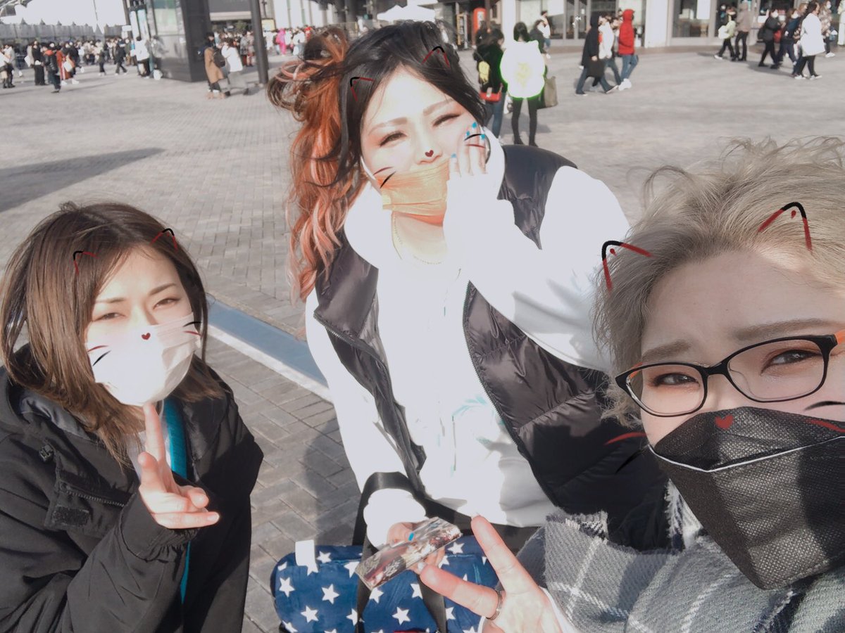 sayuhaaan0725's tweet photo. ❤現地出来た人❤
1人目  かえでちゃん🧡
本当始めらへんからフォローしてるのにやっと会えた😭私と違い謙虚で可愛い子❤お友達にもグイグイ話して困らせたらごめんよ😭
また、会えたらぃいね🧡
@aaanissy7love
#AAADOMETOUR15thANNIVERSARYthanxAAAlot 
#aヲタさんと仲良くなりたい
#ThanxAAAlot https://t.co/wYqNlPBKH4