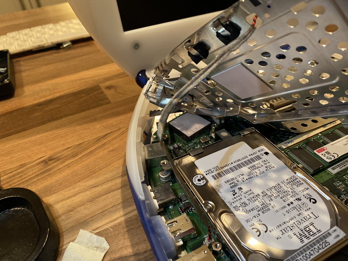 bjornbergstroem's tweet photo. Opened up the #iMac G3 #Clamshell and installed the 128GB mSATA &amp; IDE/mSATA adapter. Disassembling this iBook model is ....hell, but Internet showed me a quick-n-dirty way ,where you use mild and careful force to bend up the EMI shield to access the harddrive to replace it. https://t.co/YI8oJVPRNC