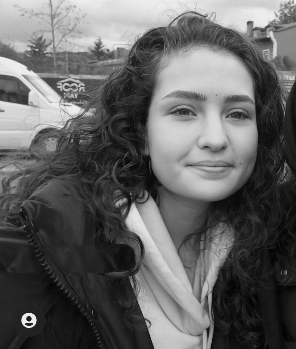 Melis Minkari Pics (@melisthepics) on Twitter photo 