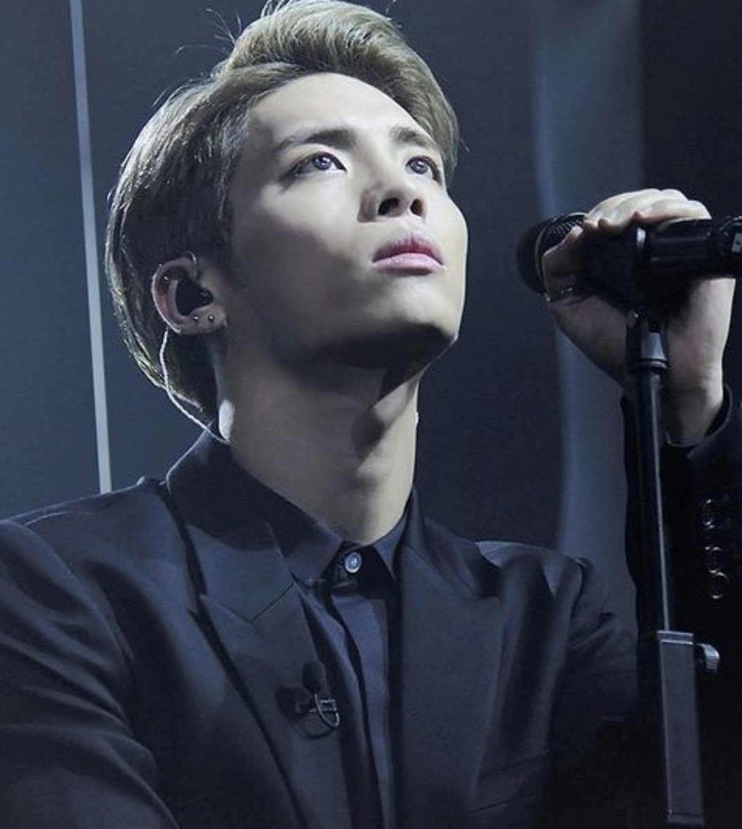 Jonghyun: "Thank you so much for loving me though I lack. Because of you, my eternity is warm.”