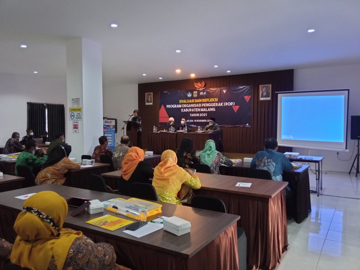 EQUICINDONESIA's tweet photo. EQUIC menjadi salah satu lembaga pelaksana Program Organisasi Penggerak (POP) Bidang Literasi SD dan Numerasi SMP di Kabupaten Malang.  Program sudah berlangsung sejak Oktober hingga Desember 2021, yang menyasar sekolah pedesaan, sebagai fokus kerja EQuIC selama ini. https://t.co/gqow3CoqDw