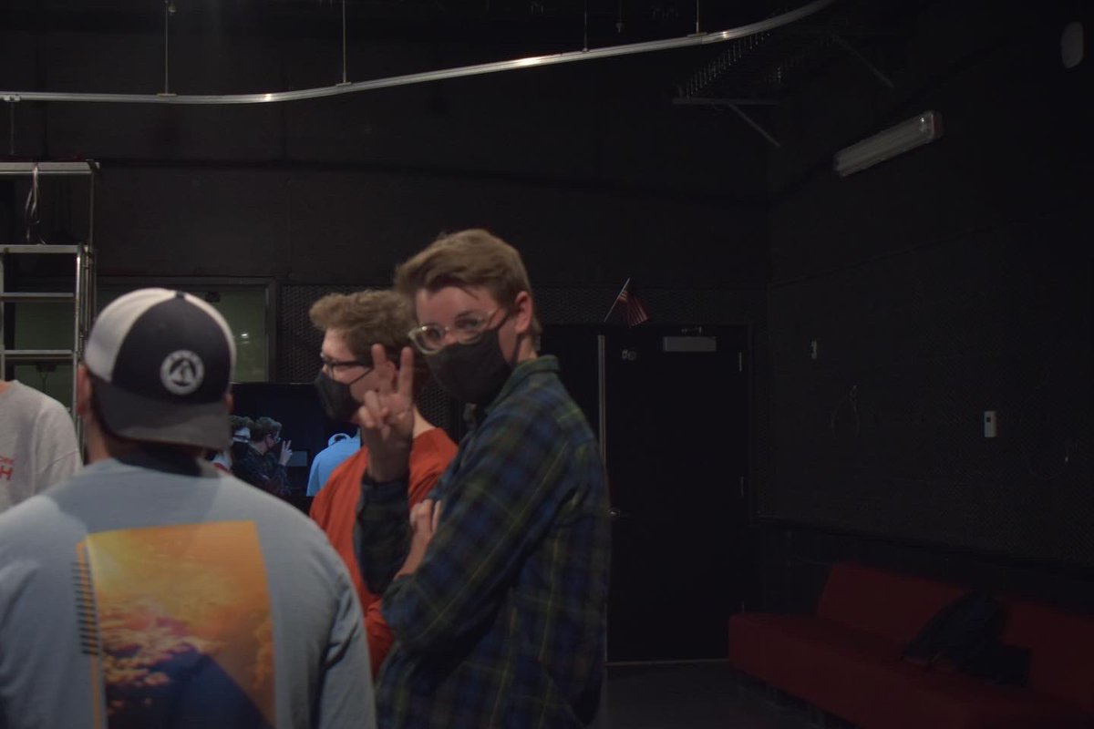dontdowdit's tweet photo. Today I say goodbye to Plattsburgh State TV, my home in Plattsburgh for the last year.

Producing a show, calling hockey, shooting bts footage, and most importantly making so many great friends made this the most fulfilling experience of my life, thank you so much @pstv_tweets. https://t.co/hfEd5oDLpJ