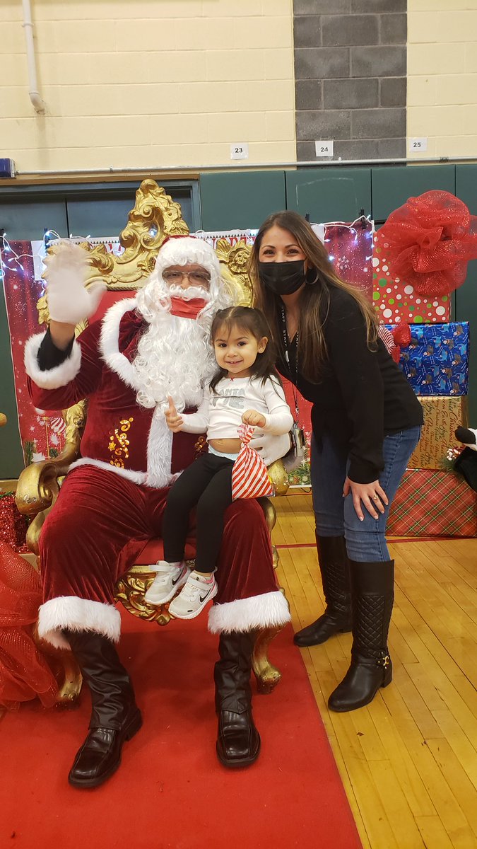 MsHernandezPCSD's tweet image. Another amazing Saturday Academy in Peekskill! Merry Christmas! #PeekskillStrong