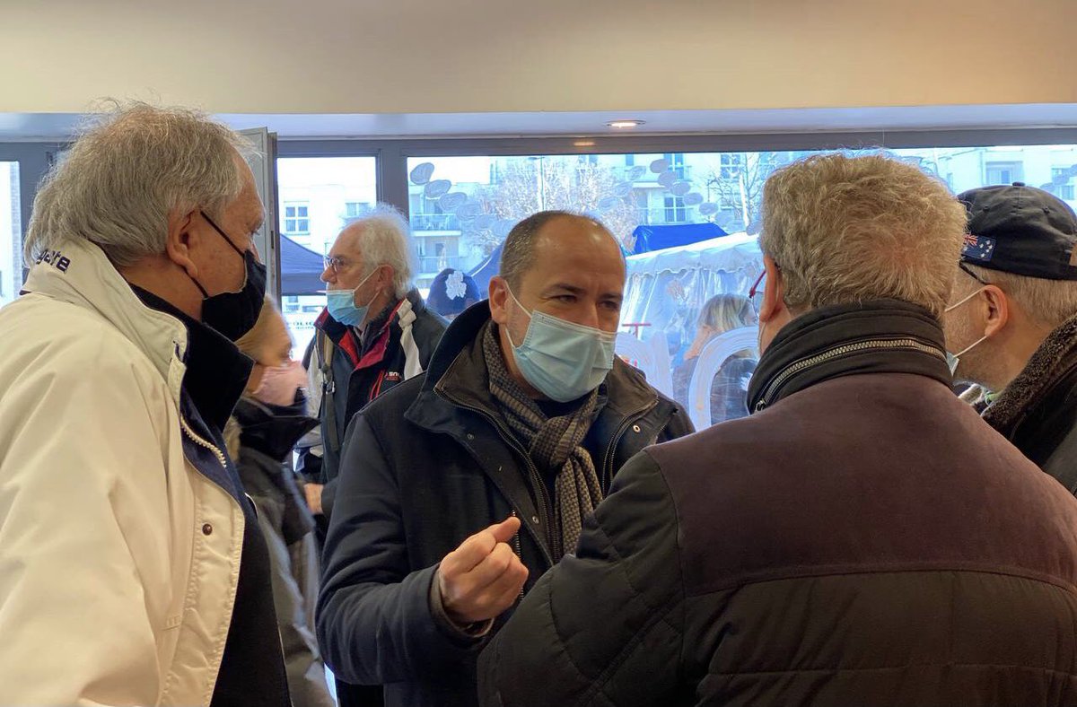 DDaSilva95's tweet photo. Inauguration de la boutique des bénévoles @TzcldBAM en présence du maire Michel Lacoux à l’occasion du marché de Noël de #Bouffémont.

Mon plein soutien à ce comité candidat à l’habilitation @ZeroChomeurLD. https://t.co/qhaVgayNla