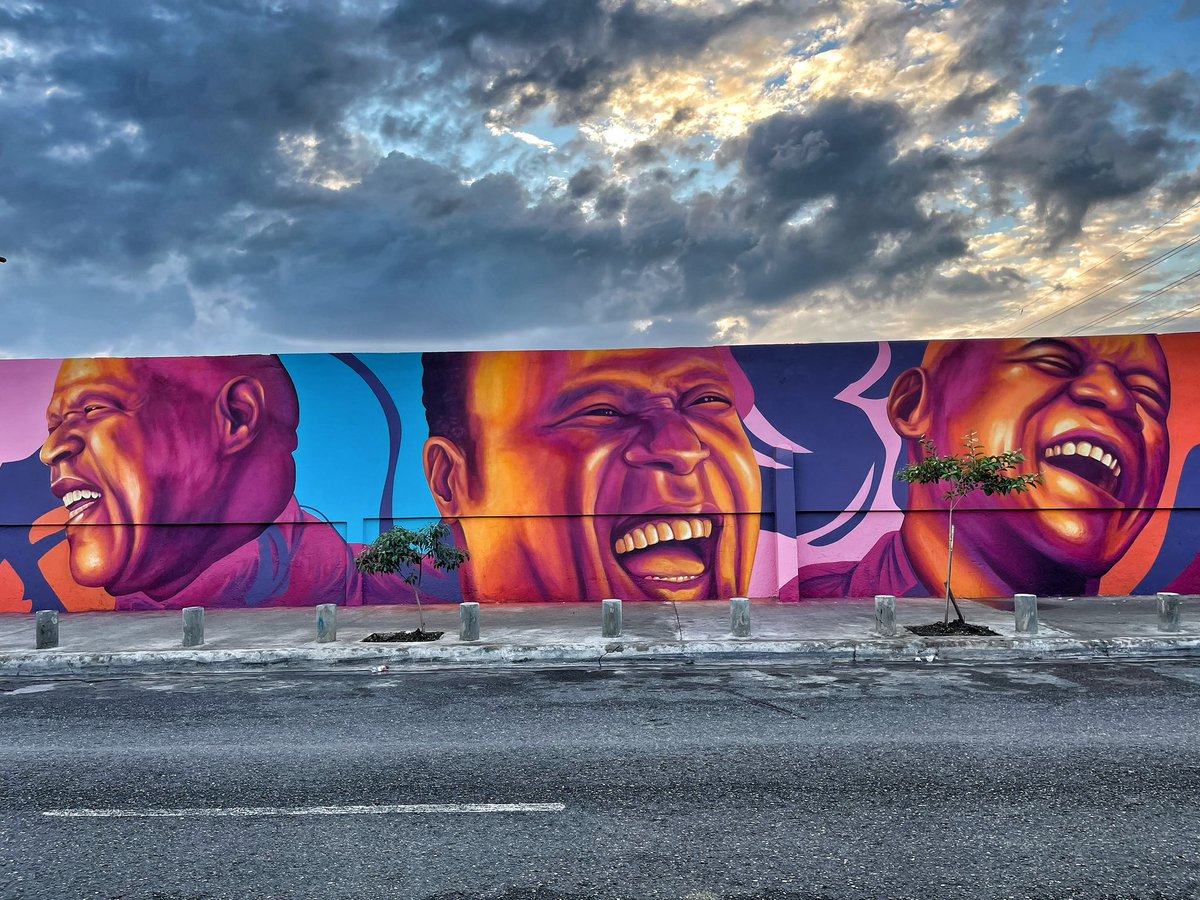 Angurria's tweet photo. Solo muere quien es olvido! El legado de #JohnnyVentura es para nunca desaparecer. El Caballo Mayor Vivirá por siempre. Mural tributo al Rey Del Merengue en #VillaJuanaPop gracias al @AlcaldiaDN @PinturasPopular #MonumentalRD https://t.co/2E549iZ1LO
