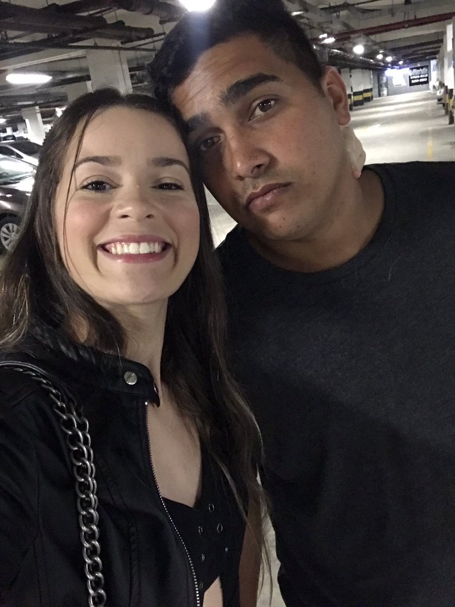 HubackLola's tweet photo. Meu esposo faleceu a dois meses, ele tinha gravado o programa com a Fernanda gentil,Zig zag arena e não foi exibido ainda! E provavelmente não vai ser mais exibido, me ajudem preciso ver ele feliz uma última vez, subam a #cadeozigzagcomjhonattasaadi mtttt RT Pfv https://t.co/Z2yCWW6CKP