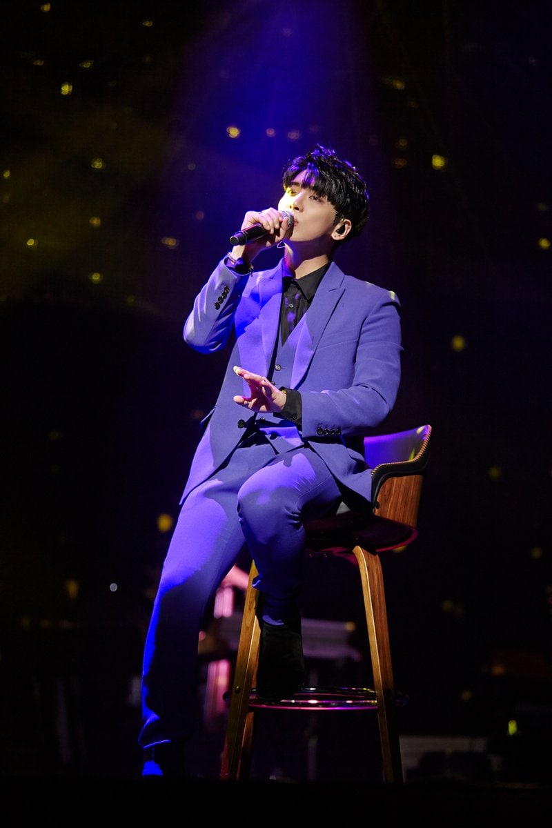 Em 18/12/2017 Deus te levou pra vem mais pertinho dele nos deixando apenas com as lembranças e muita saudade, seu sorriso, seu humor,sua voz jamais serão esquecidos...te amamos Jonghyun