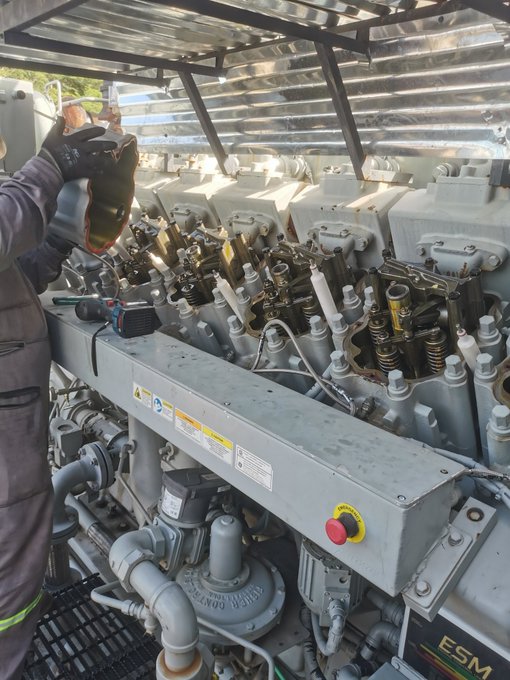 La oficina😬😄 https://t.co/Z0Ok6Jlbol<a href="/tag/friend"class="tags"><span>#friend</span></a><a href="/tag/prom2014"class="tags"><span>#prom2014</span></a>