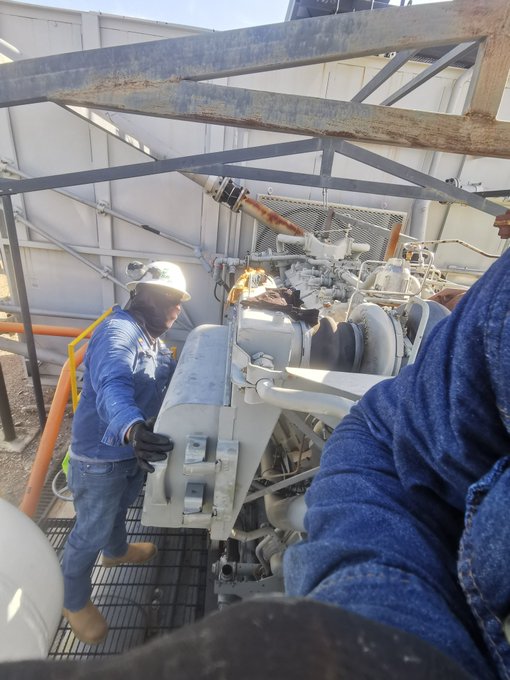 La oficina😬😄 https://t.co/Z0Ok6Jlbol<a href="/tag/friend"class="tags"><span>#friend</span></a><a href="/tag/prom2014"class="tags"><span>#prom2014</span></a>