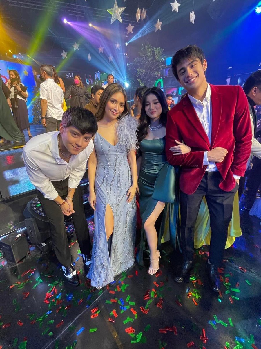 DonBelleOFC's tweet photo. Finally, KN x DB! 

JingleBELLE WithDONNY

#DONBELLEParaSaIsatIsa 
#ABSCBNChristmasSpecial2021 https://t.co/rF23GQJFRz