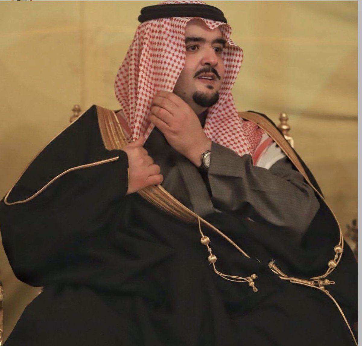 أكثر ما يظهر معادن الرجال هي الشدائد ، واذا ذكرنا المروءة والشهامة و نجدة الملهوف نذكر
عبدالعزيز بن فهد .. كم نفخر بك و بأفعالك 🤍

 #عبدالعزيز_بن_فهد
#محمد_غانم_الشمري