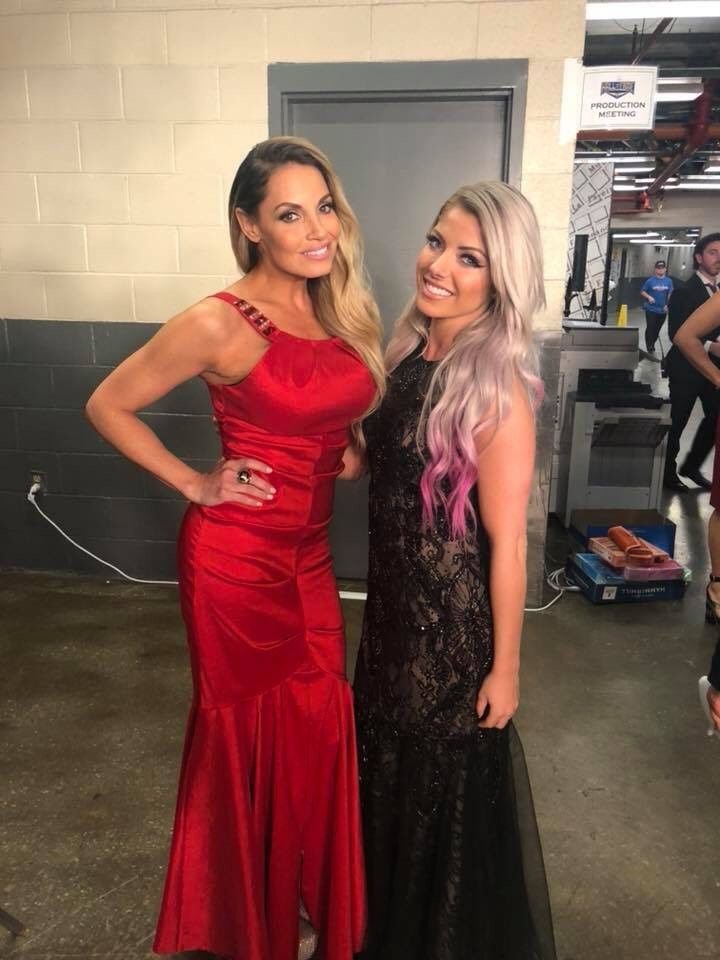 Happy birthday to the legend trish stratus 