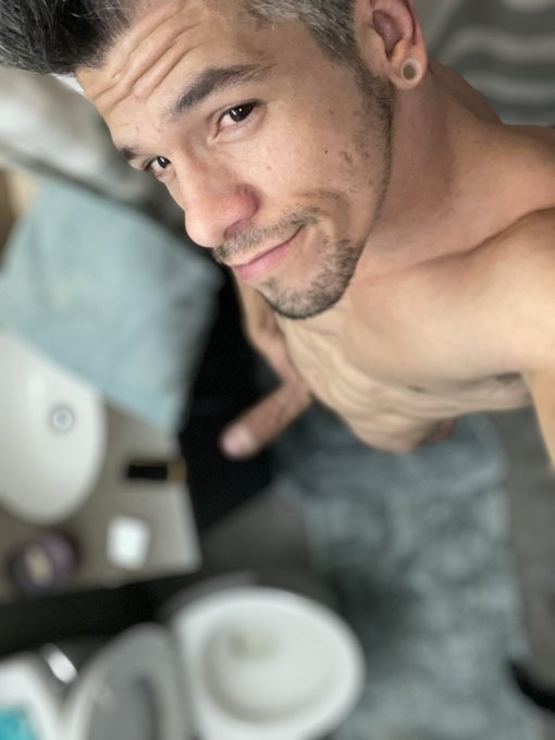 Is not all blurred, you are just not closed enough. https://t.co/VdzfJr9R4m<a href="/tag/tbt"class="tags"><span>#tbt</span></a><a href="/tag/abs"class="tags"><span>#abs</span></a>