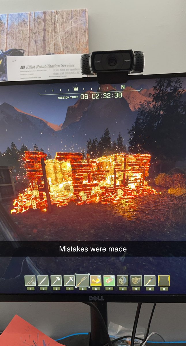 AyyFatTony's tweet image. Note to self…do NOT hang wall torches in a wood cabin, even if they are NOWHERE near the ceiling. You will regret it, i promise… #mistakesweremade #icarus #survival