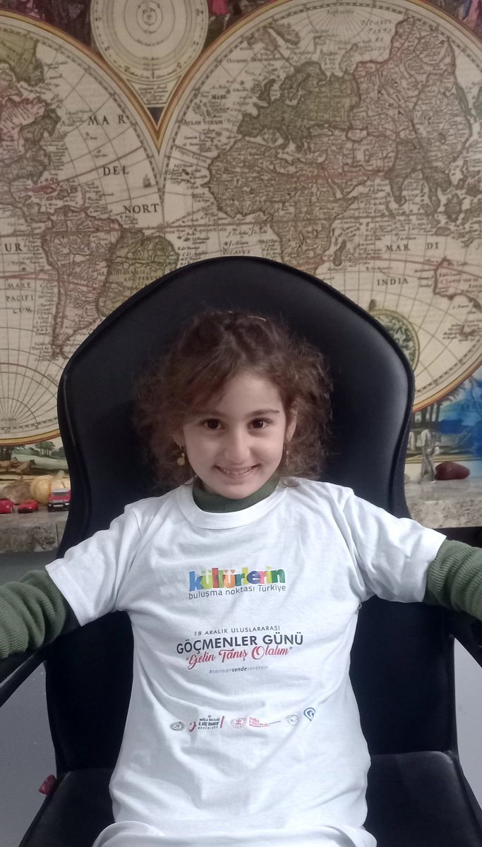 said60250013's tweet photo. Dünya mülteciler günü Kızılay küçük gonullumuz enfal #bodrum #kizilay #dunyamultecilergunu 
@SaidGllolu https://t.co/sS5ZqjAaRE