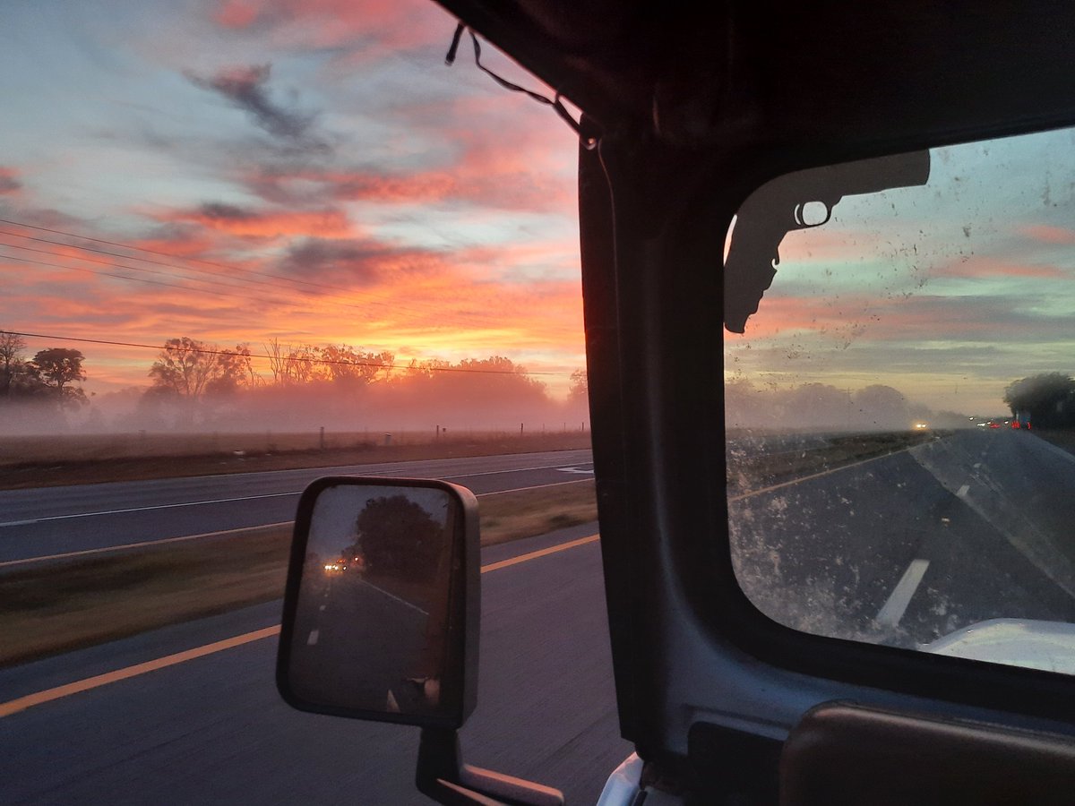 Gorgeous Florida morning... today is gonna be a great day😎 #jeeplife #wrangler #yj 
@THEJeepMafia 
@Legendary1941 
@JeepsandSunsets 
@Jeephoodshots